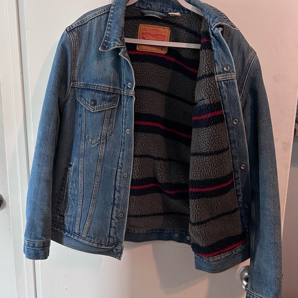 Levi's Men's Light Blue Denim Jacket with Sherpa lining